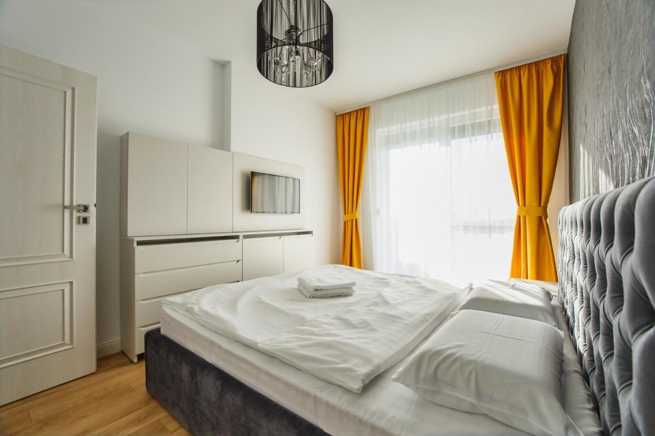 Fantastic Apartment At Prima Residence Oradea Ngoại thất bức ảnh