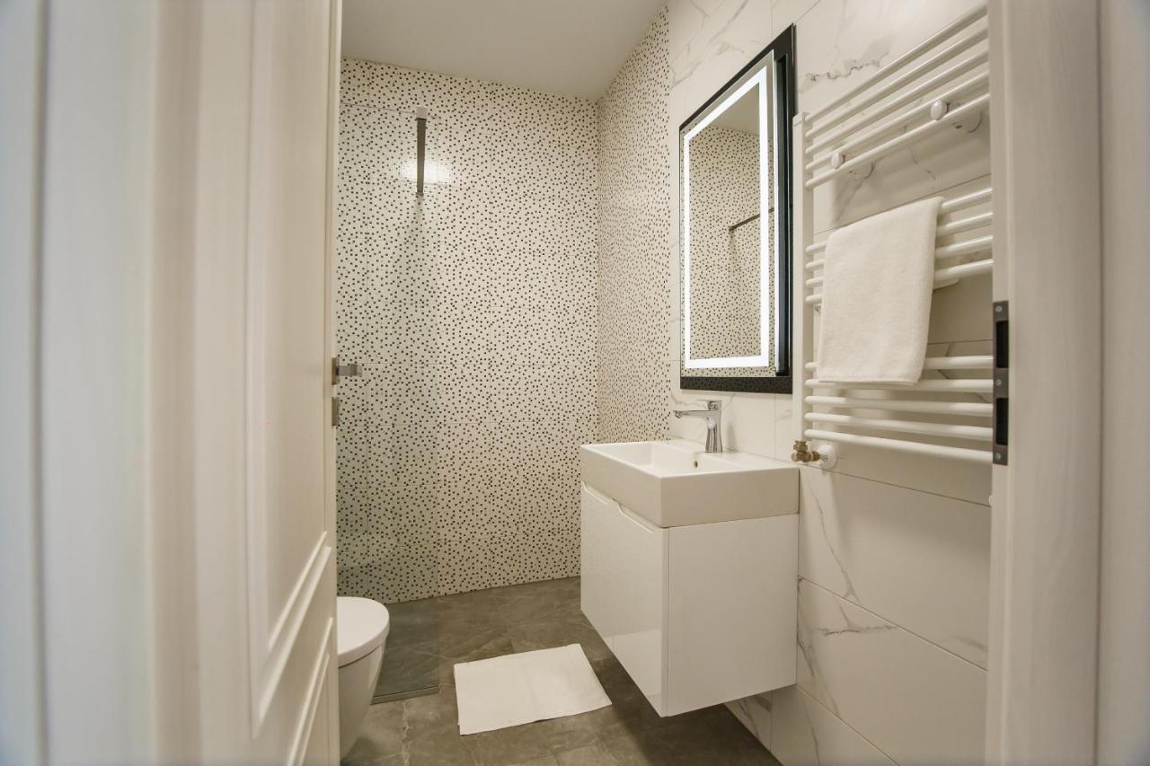 Fantastic Apartment At Prima Residence Oradea Ngoại thất bức ảnh
